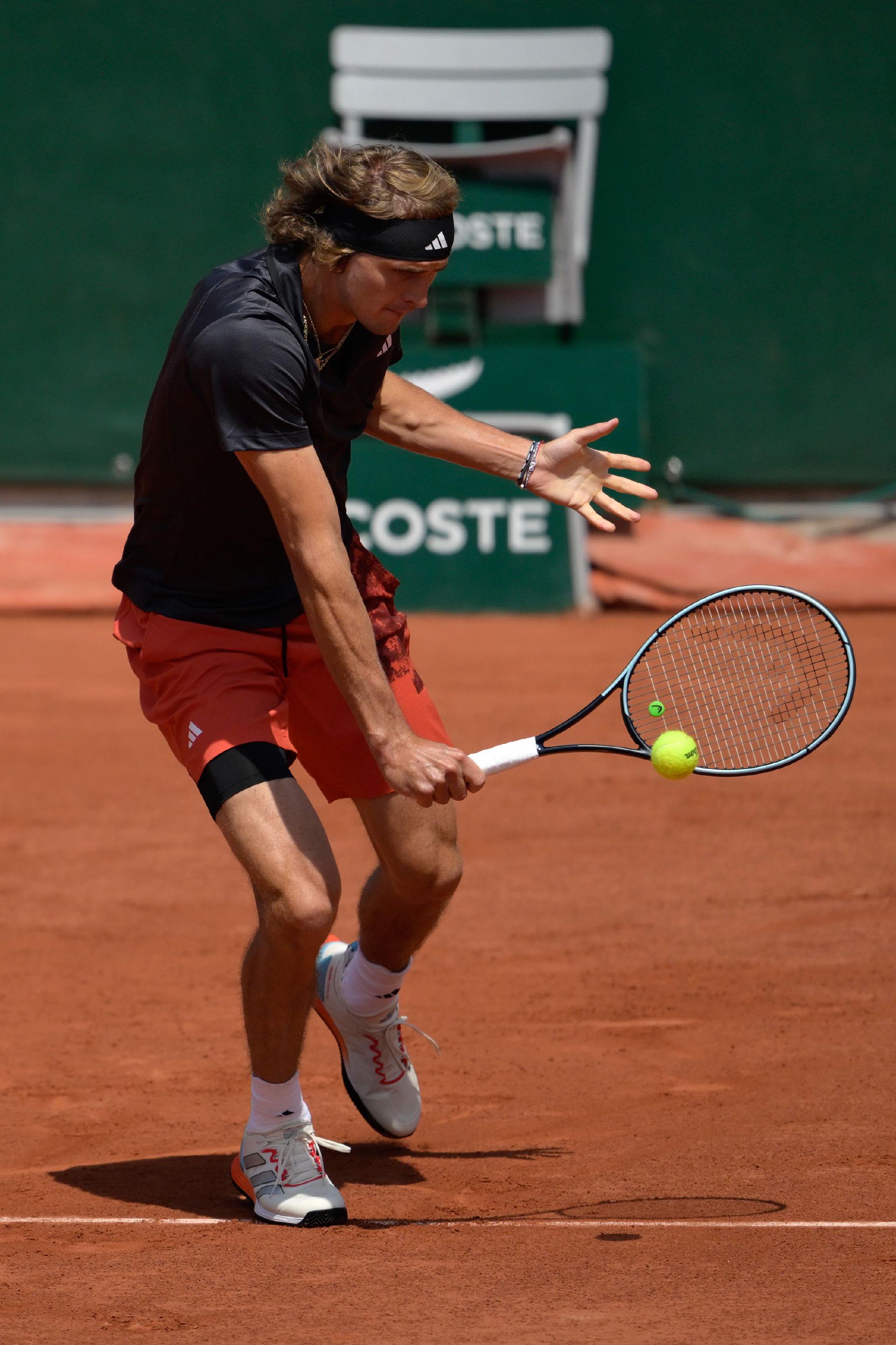 意大利网球队血洗法国网球队,兹维列夫高光表现的简单介绍 意大利网球队血洗法国网球队,兹维列夫高光表现的简单介绍