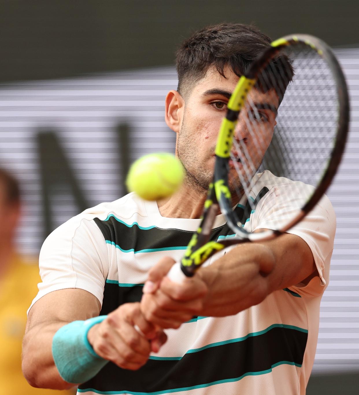 关于西班牙网球队力克意大利网球队，阿尔卡拉斯绝境逆转的信息