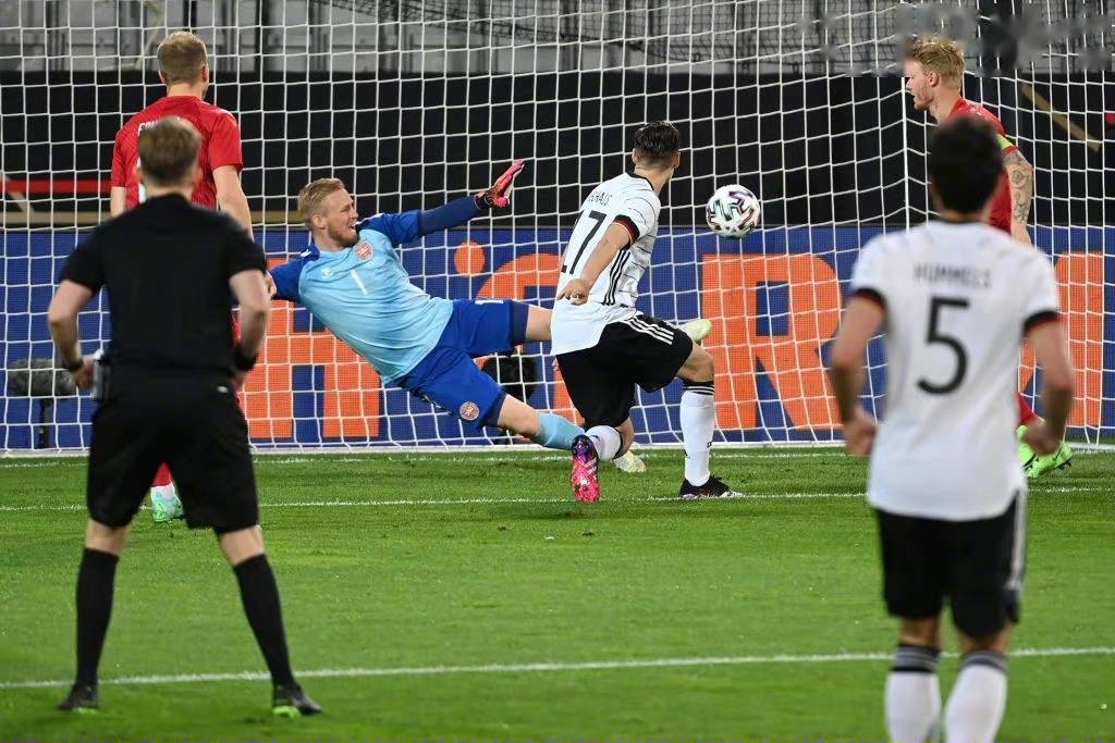 开云体育中国-包含意大利横扫丹麦，格纳布里统治全场的词条