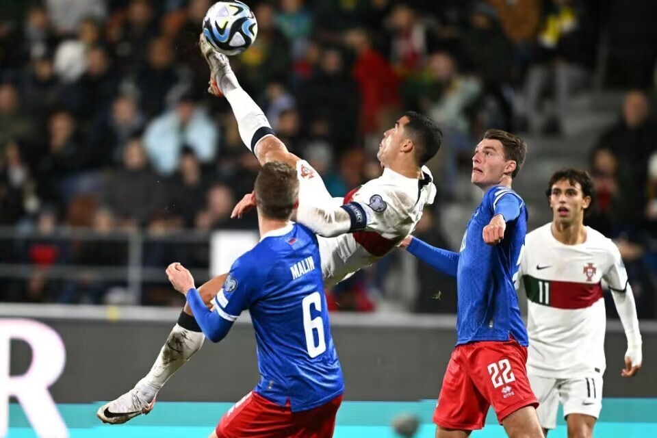 包含欧预赛球风精湛，技战术全方面拓展的词条