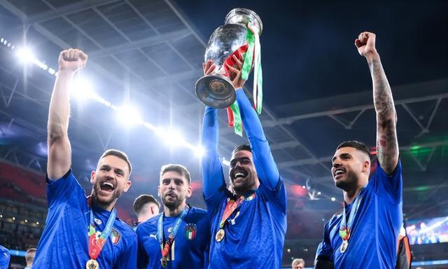 关于意大利队以强大攻击力赢得胜利的信息