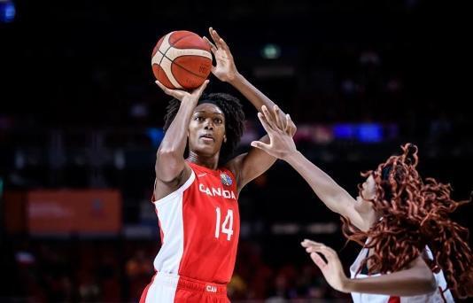 包含卫冕冠军受到强劲挑战，艰难防守的词条