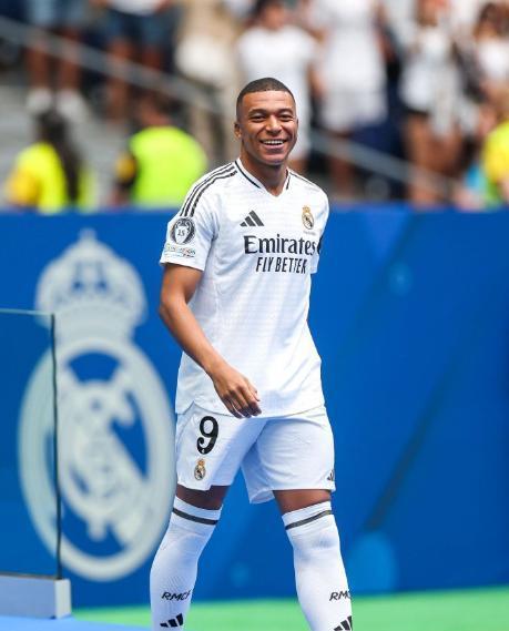 皇家马德里遭受打击，小组首位之争尚悬念的简单介绍