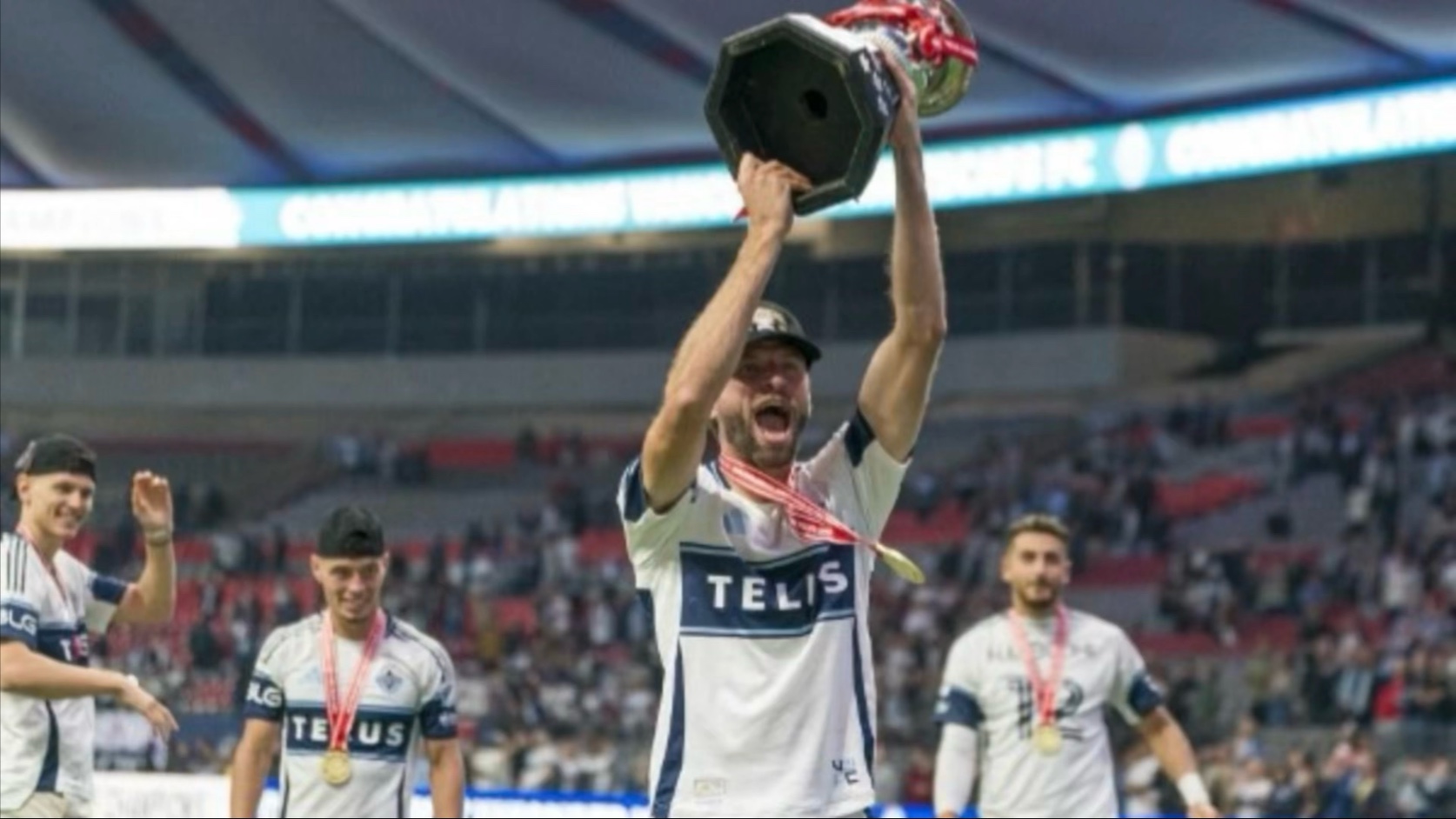 法国逆转巴萨，穆勒关键制胜