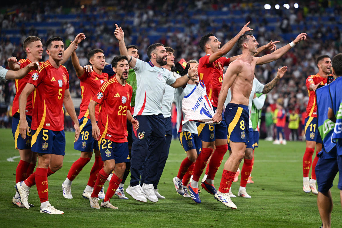 关于西班牙逆转哥伦比亚，门迪统治全场的信息