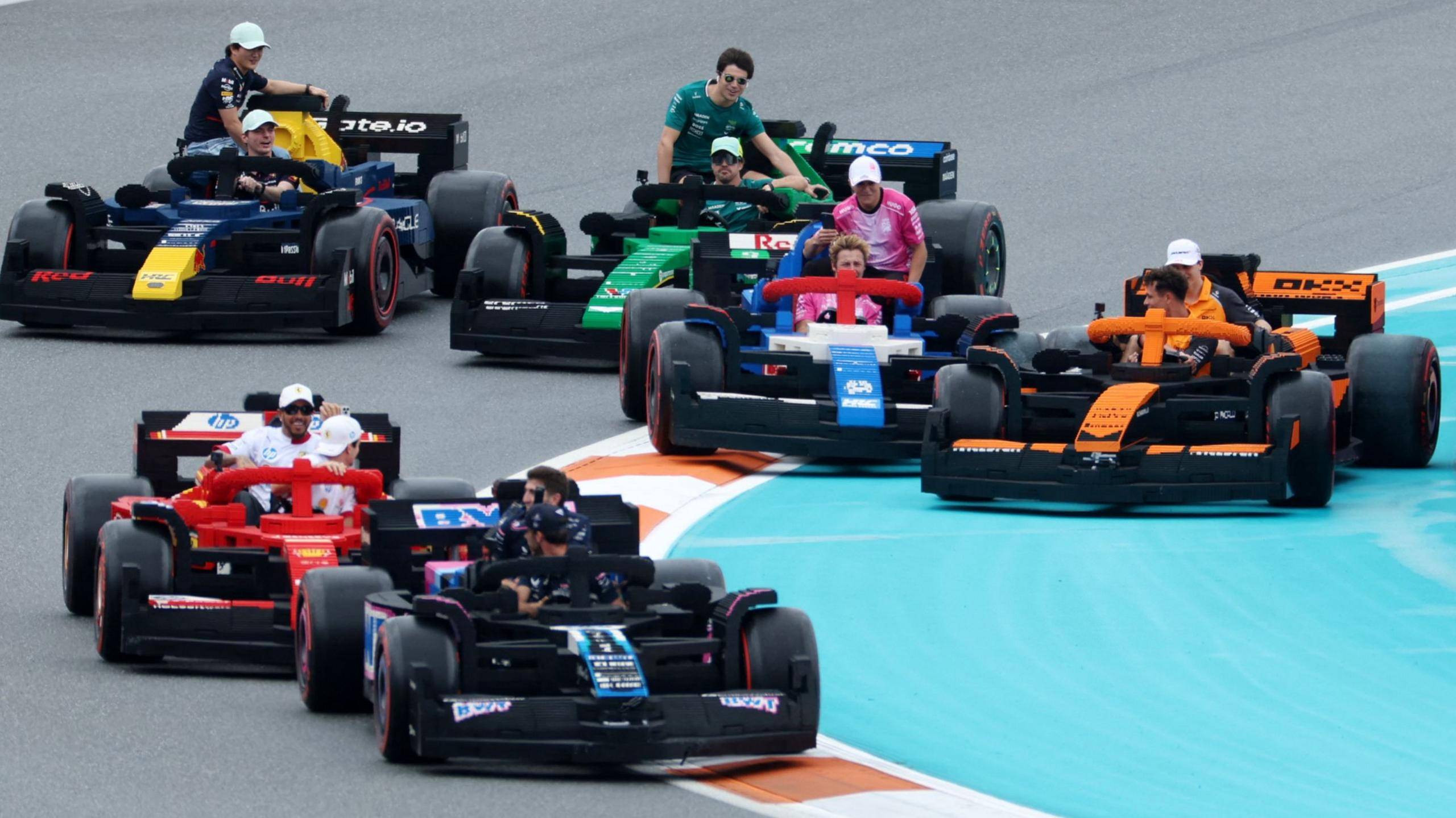 索伯车队力克梅赛德斯,皮亚斯特里扛起全队的简单介绍 索伯车队力克梅赛德斯,皮亚斯特里扛起全队的简单介绍