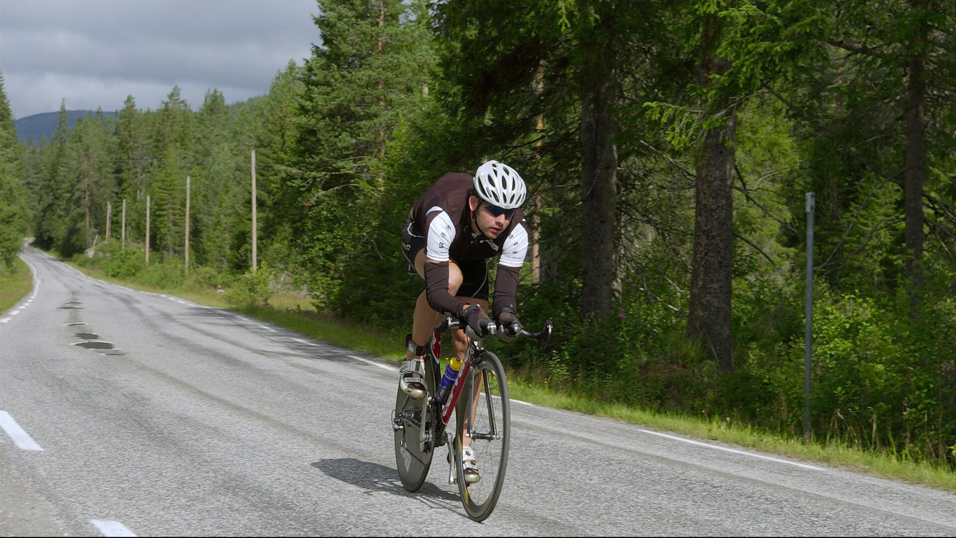开云足球直播-雷霆强势晋级，约基奇表现堪称教科书